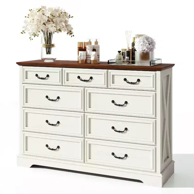 Commode à neuf tiroirs de style campagnard