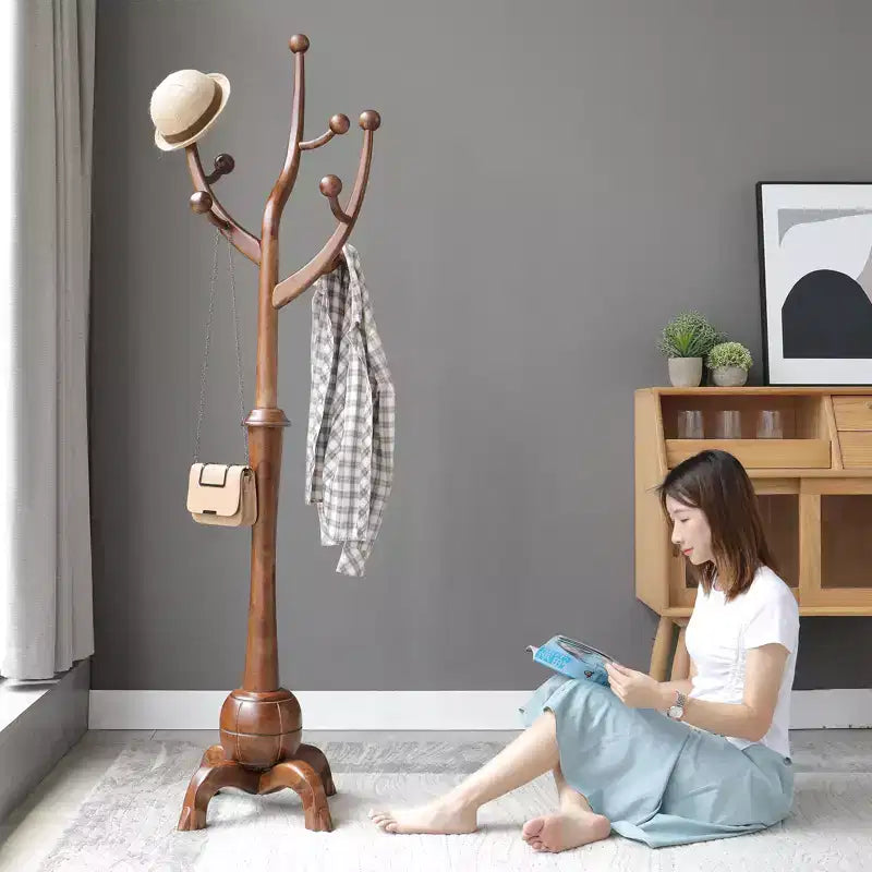 Porte-Manteau sur Pied en Bois Massif, Support de Manteau avec 8 Crochets en Forme de Branches d'Arbre, Base Sphérique Stable, 72,5 kg