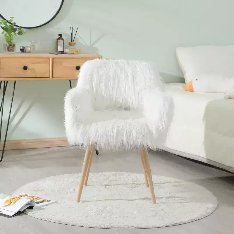 Chaise coiffeuse avec coussin en fausse fourrure