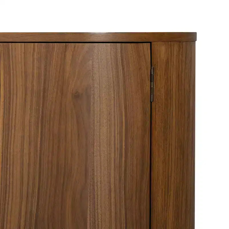Bahut moderne avec tiroirs, portes à ouverture par pression et rangements à compartiments