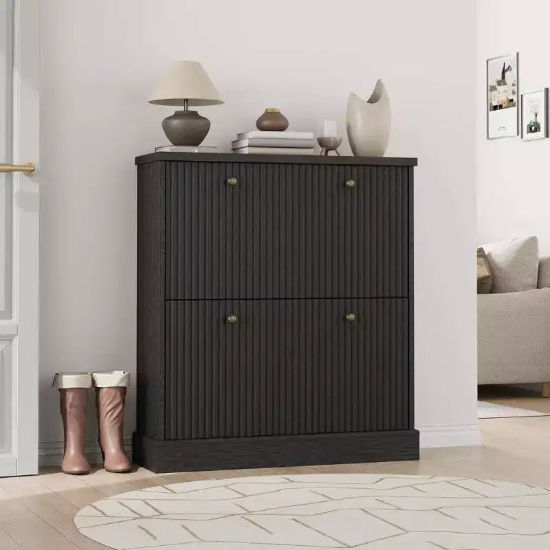 Meuble à chaussures avec 2 tiroirs basculants, meuble à chaussures en bois cannelé dissimulé avec étagère réglable, meuble de rangement à chaussures autoportant pour entrée ou couloir