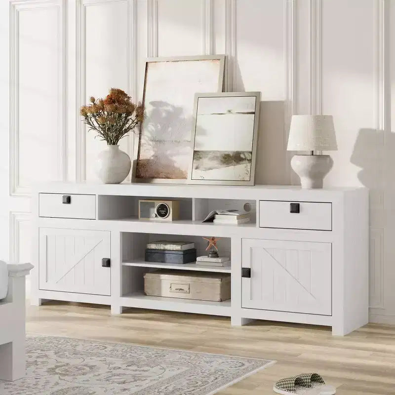 Meuble TV de ferme pour téléviseurs jusqu'à 80 pouces, meuble de divertissement allongé avec quatre tiroirs et trois étagères ouvertes pour salons et chambres à coucher