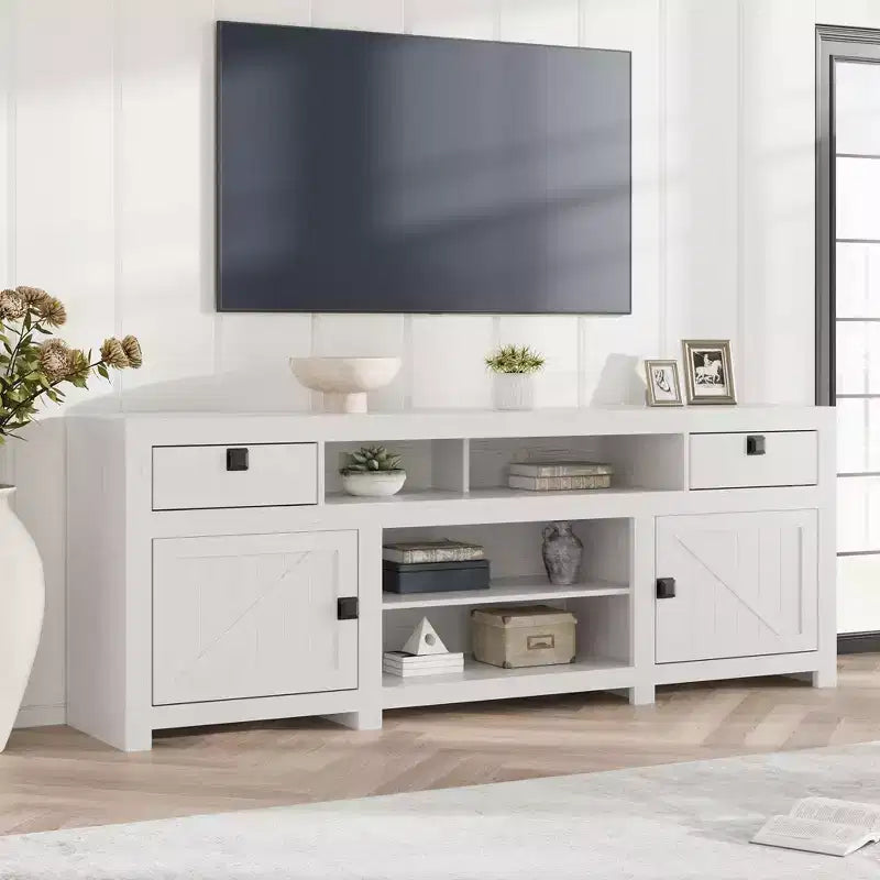 Meuble TV de ferme pour téléviseurs jusqu'à 80 pouces, meuble de divertissement allongé avec quatre tiroirs et trois étagères ouvertes pour salons et chambres à coucher