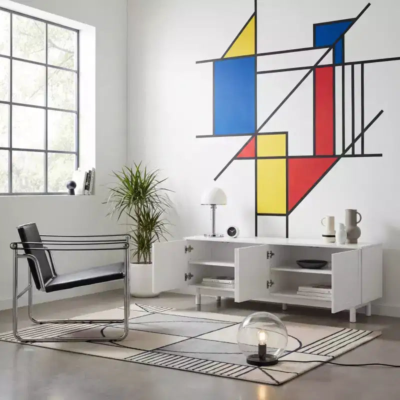 Meuble TV élégant et raffiné avec pieds en arc, adapté aux téléviseurs jusqu'à 78 pouces. Doté d'un design minimaliste avec pieds en bois massif blanc.